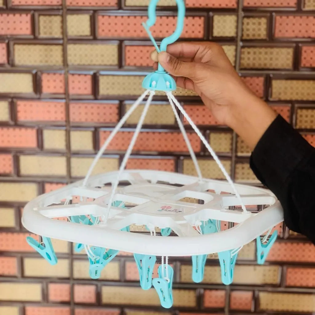 Laundry Hanger with 18 Clips